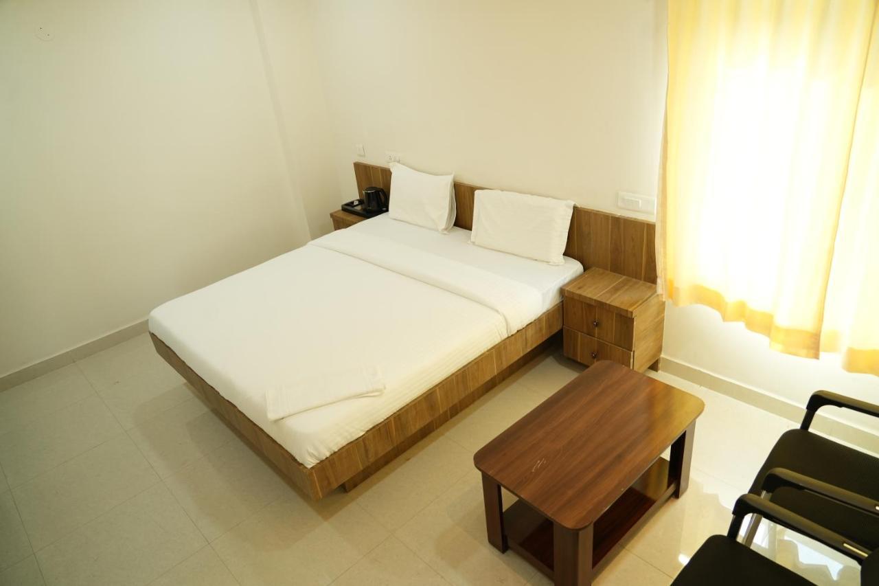 5 Star Grand- Premium Hotel Shamshabad Ngoại thất bức ảnh