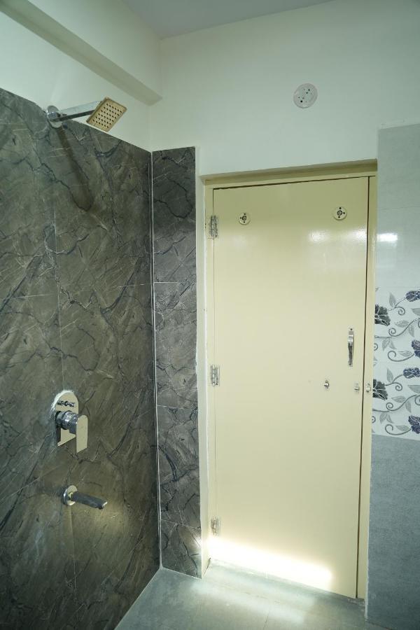 5 Star Grand- Premium Hotel Shamshabad Ngoại thất bức ảnh