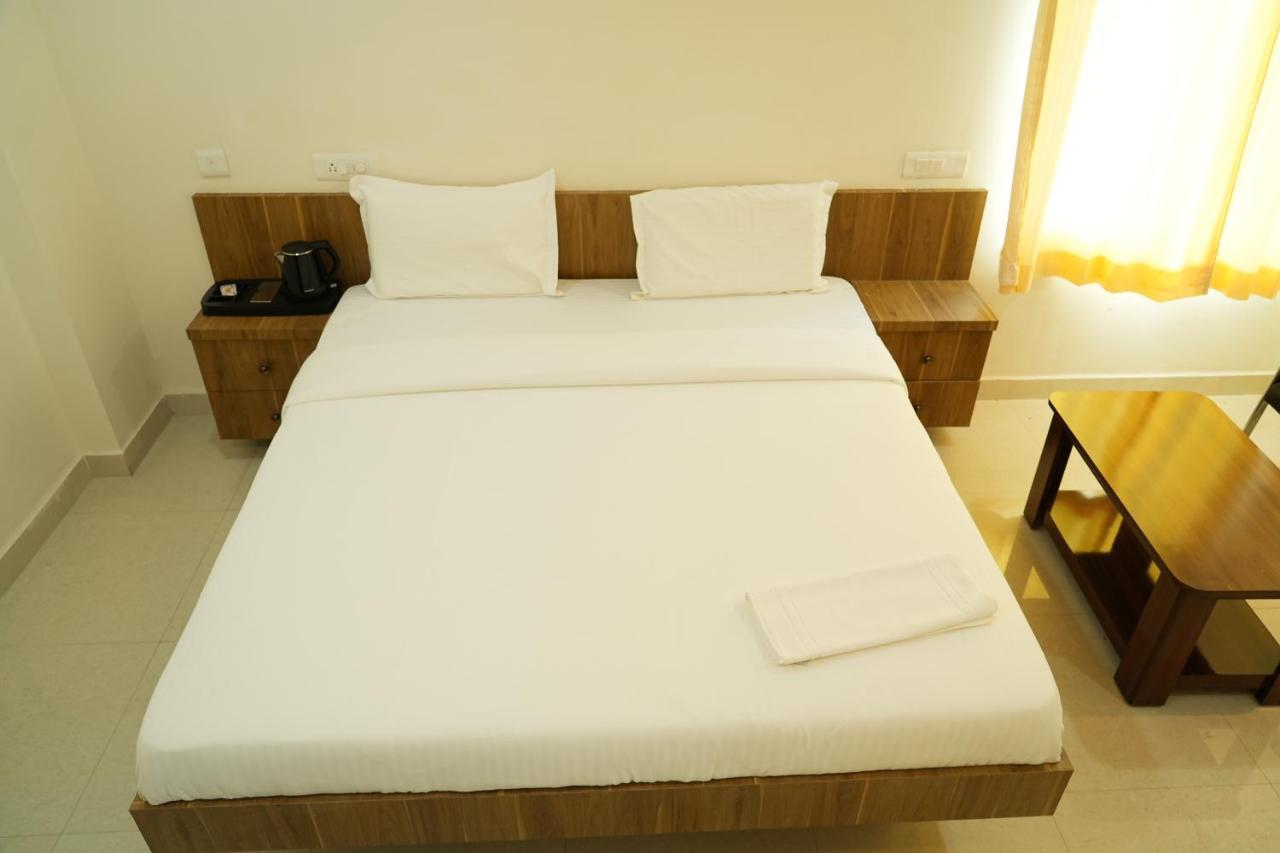 5 Star Grand- Premium Hotel Shamshabad Ngoại thất bức ảnh