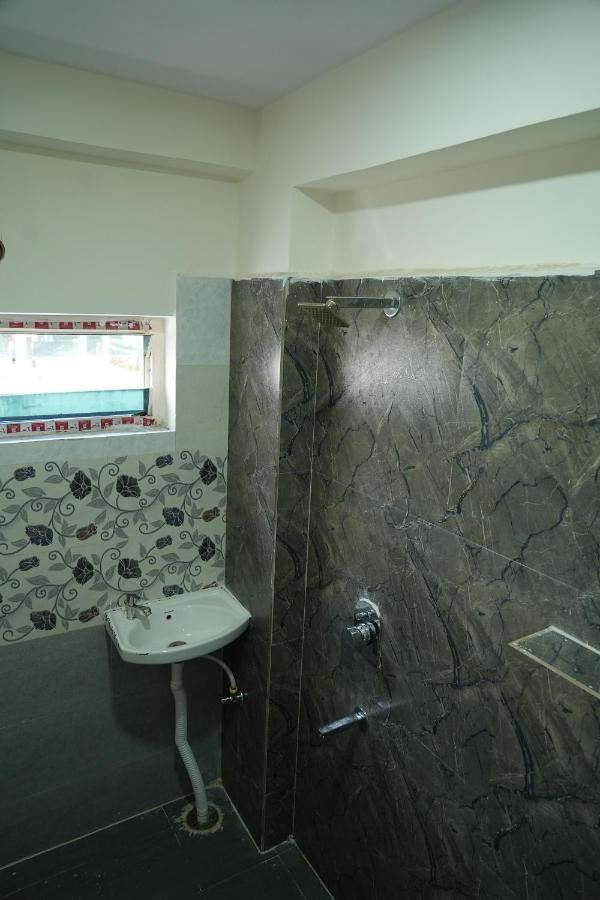 5 Star Grand- Premium Hotel Shamshabad Ngoại thất bức ảnh