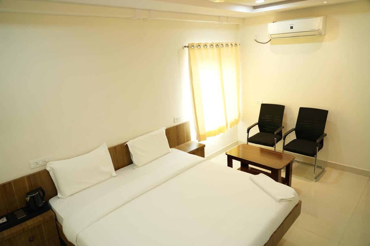 5 Star Grand- Premium Hotel Shamshabad Ngoại thất bức ảnh